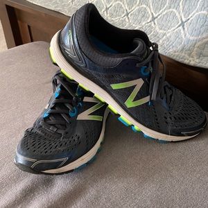 Mens new balance lightly used